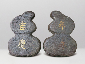清‧沉香年年吉慶、雲福紋盒一對(乾隆御題詩)