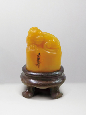 田黃獅紐橢圓章(11.4克)(附證書)