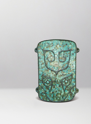 銅鑲綠松石饕餮紋牌